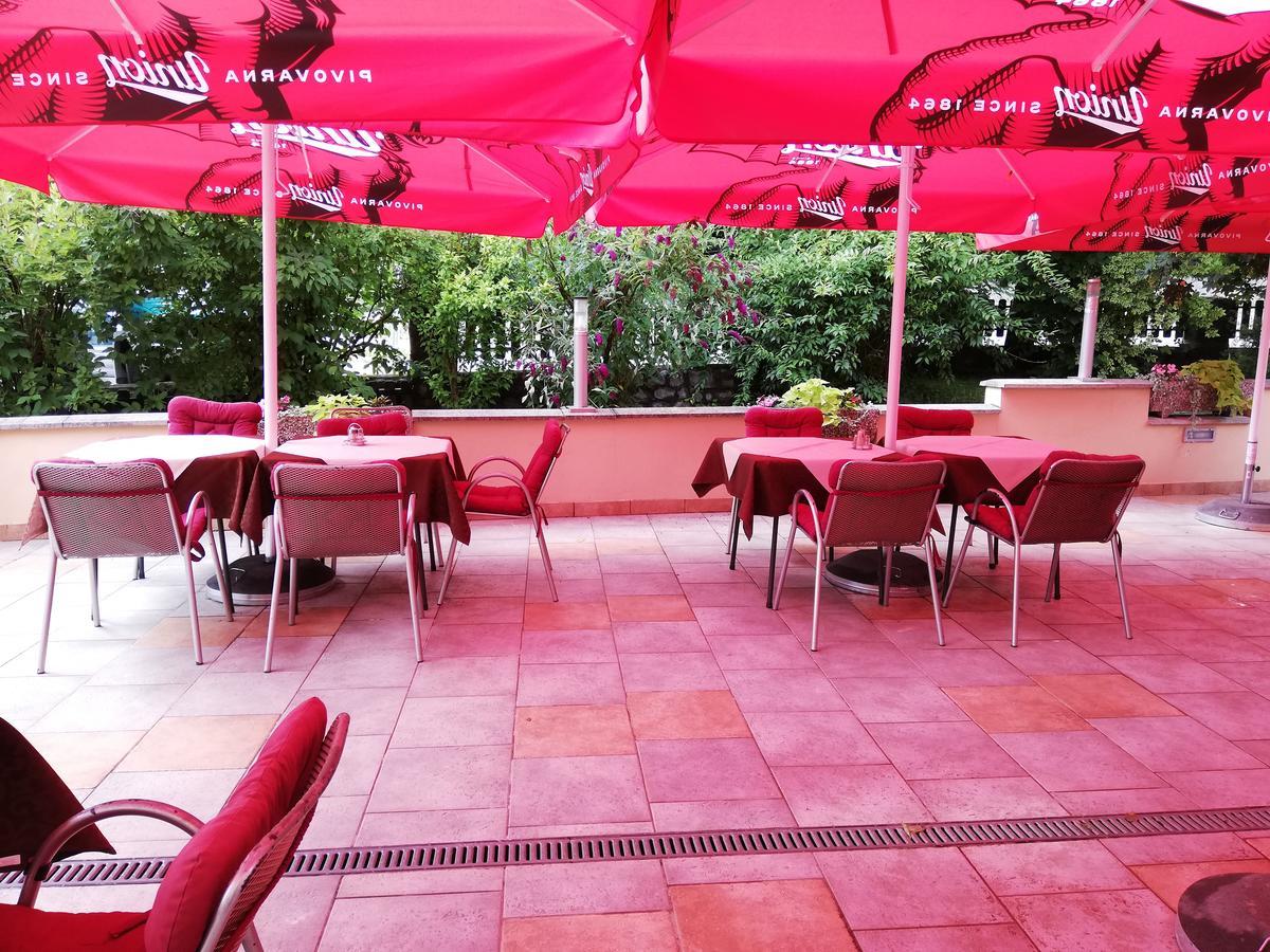 Gostilna S Prenocisci Pav Hotel Rakek Exterior photo